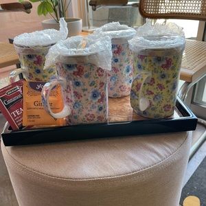 NEW! Set of floral mugs